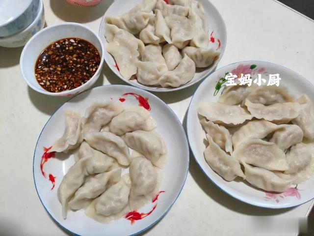 立秋后吃饺子,韭菜芹菜靠边站,这馅又香又开胃,轻松吃掉2大盘