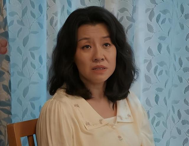 给《迎风的青春》排座次,曾黎排最后,第二贾冰,第一名没有争议