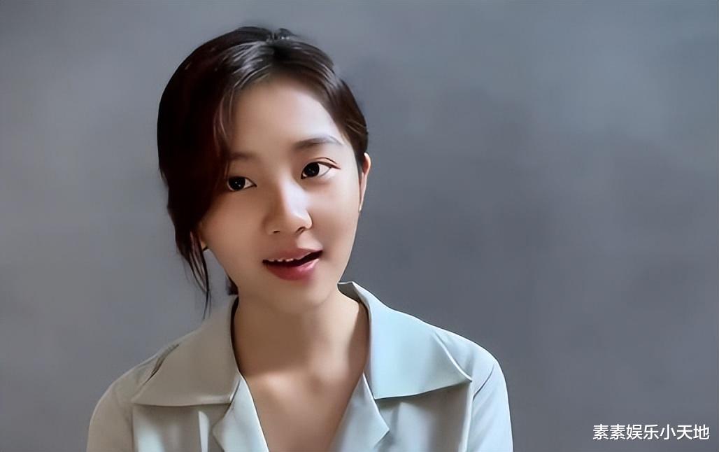 孙莉晒三个孩子近照,黄多多侧颜好美,二女儿和儿子古灵精怪