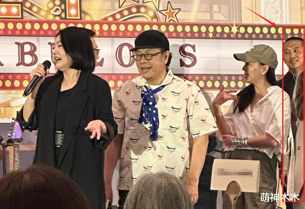 45岁吴佩慈近况曝光！头发稀疏显老态，参加名媛生日会和小S重聚