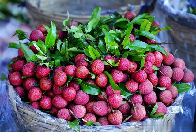 这5种水果热量堪比吃肉，吃着不甜但含糖量巨高