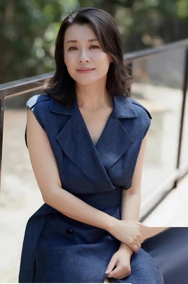 曾经貌美如花,现今却成土气大妈,这8位女星年轻时也太美了