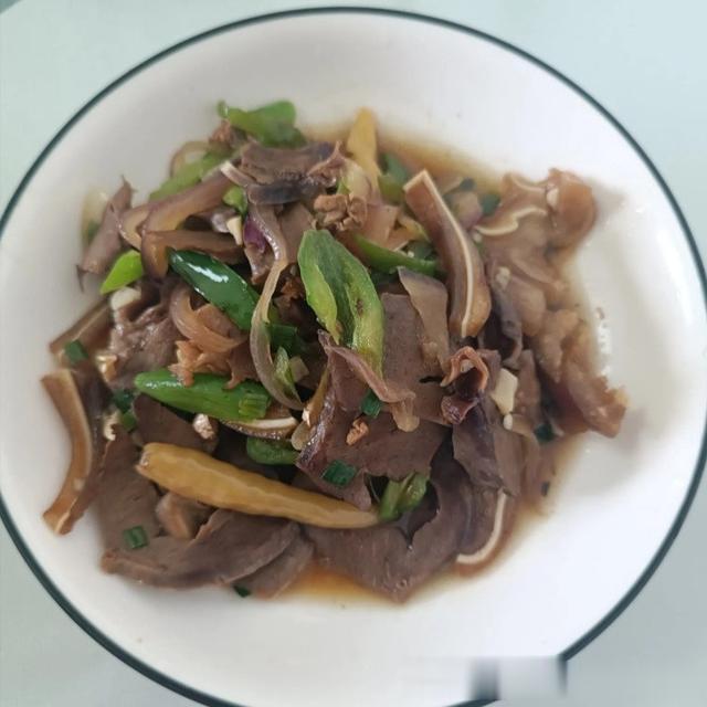 河北婆婆做的粗茶淡饭,广东儿媳吃得津津有味:每个月给5000都值