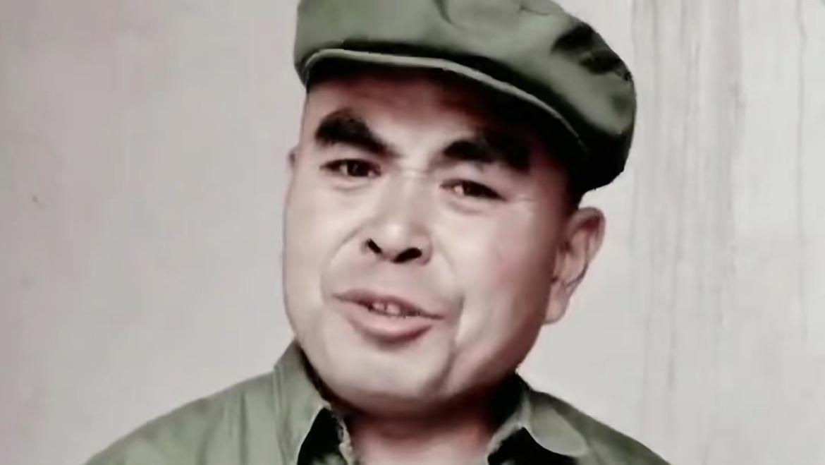 51岁网红“建荣”不幸猝逝！生前常组织做白活，因眉毛粗黑惹非议