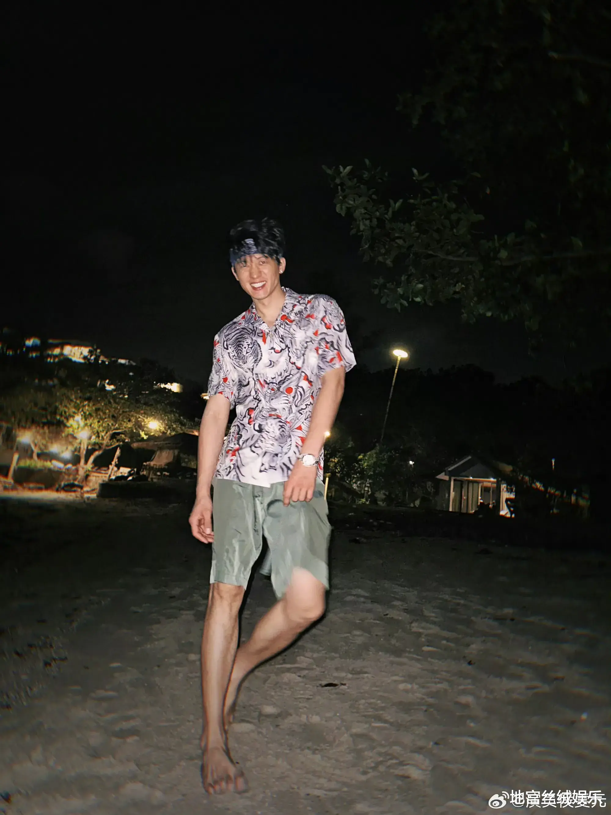 钟楚曦侯雯元旅游对比!她容光焕发,他精神涣散,网友:正常操作