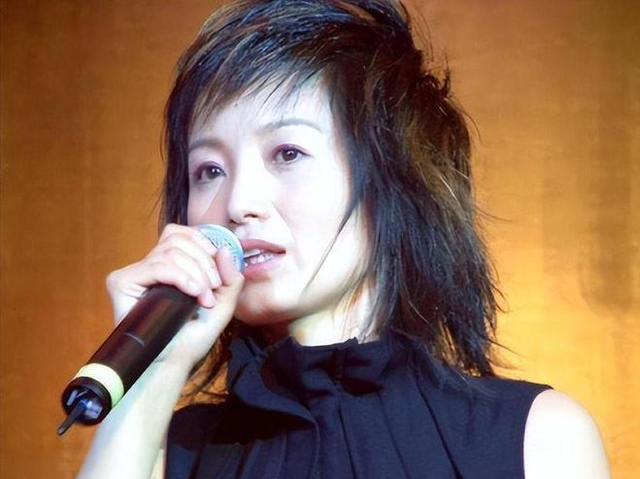斯琴格日乐|她曾连登春晚4次，被恩师欺骗堕胎、前途尽毁，如今55岁仍没人要
