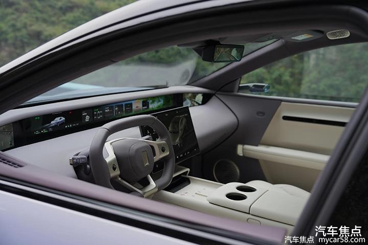 阿维塔06内饰曝光，设计依然科幻，售价或低于20万？
