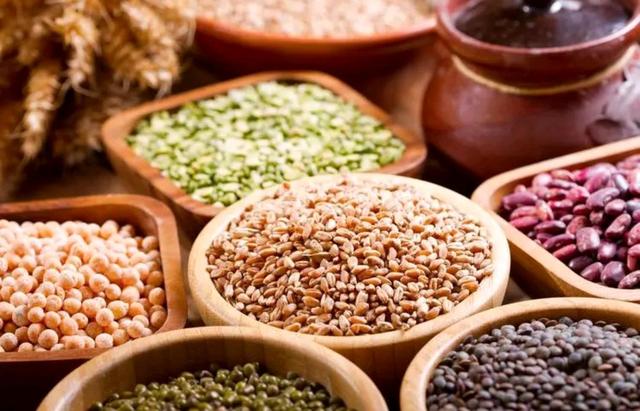 中年女人容易发福变胖,但没时间运动还不抗饿,4个方法帮助瘦身