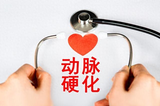 血脂高不建议吃西红柿，哪怕做成汤也不能吃，或会有并发症