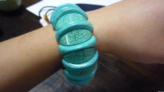 揭秘绿松石鉴别之道：藏民舌舔非正道，专家三大方法助你辨真伪！