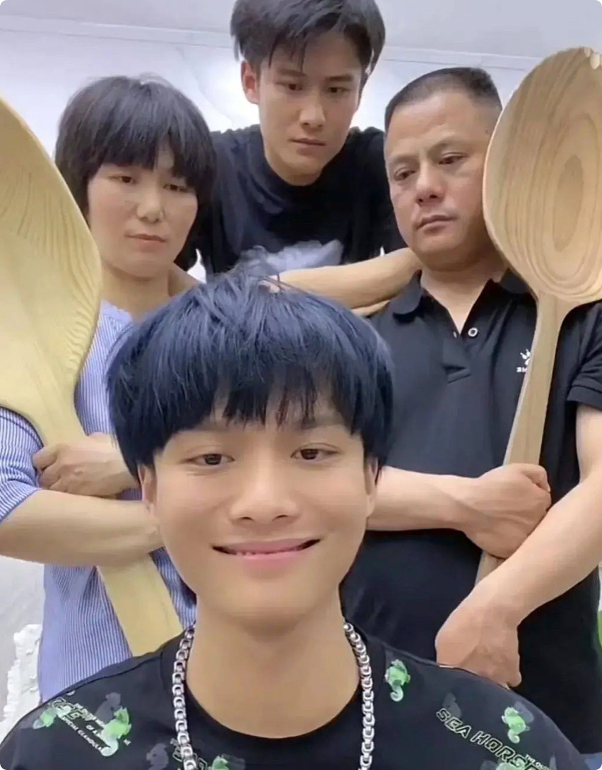 人民日报、央视轮流点名三只羊,言辞犀利,真是一点脸面都不给留