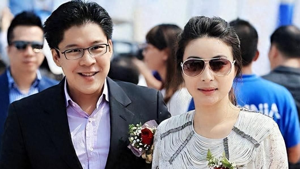 恭喜男篮,霍启刚正式上任,亮相新岗位,杜锋助阵,郭晶晶期待