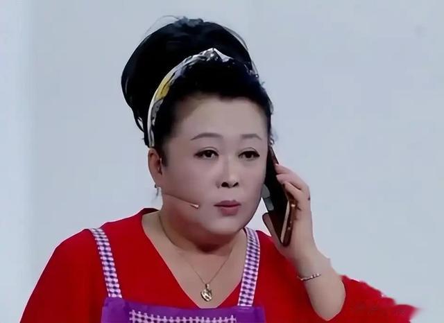 张海燕:专注“网恋”,老牛吃嫩草,抱小28岁“高富帅”丈夫