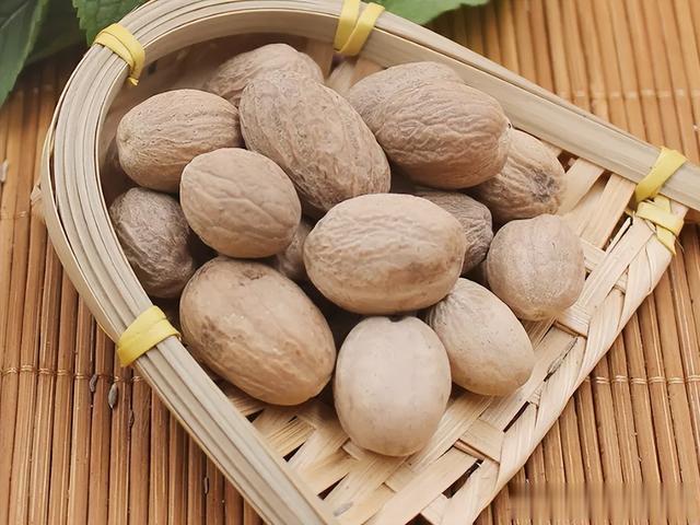 不管炖猪肉什么部位,1斤肉放1克,猪肉出锅肥而不腻,越吃越香