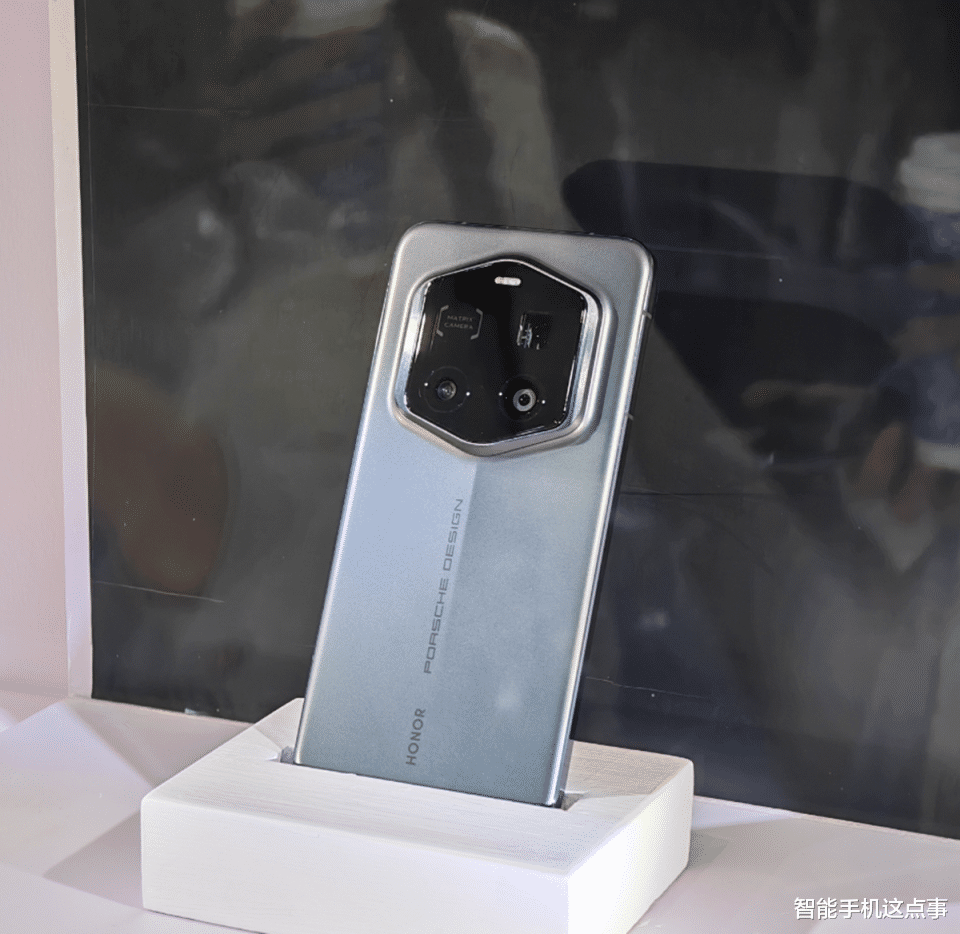 荣耀手机新品爆发:Magic7 RSR、GT系列、数字系列均被确认!