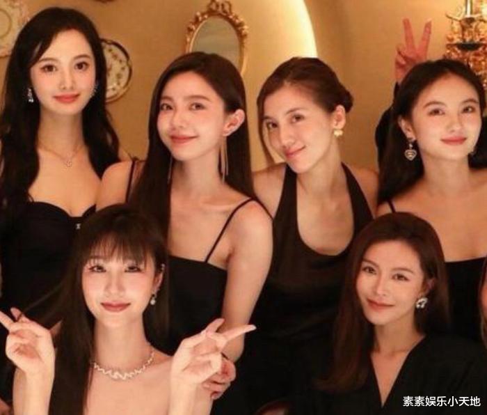 文咏珊吴千语程晓玥上海聚会,姐妹穿黑色吊带,像电影里的场面