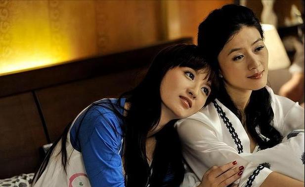 苦追陆毅多年被弃?嫁豪门16年,爹瘫妈死夫去世,如今她怎么样了