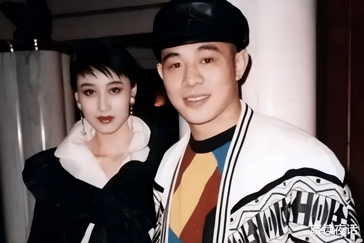 李连杰晒照,62岁利智断崖衰老似农家奶奶,远不如黄秋燕美艳动人