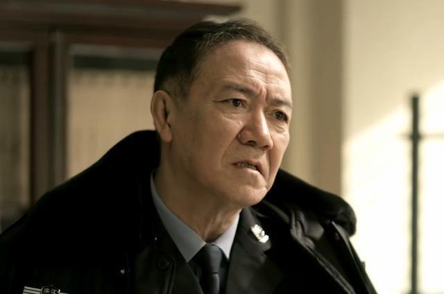 才播2集，就拿下“收视率第一”，多位老戏骨做配，这悬疑剧能追