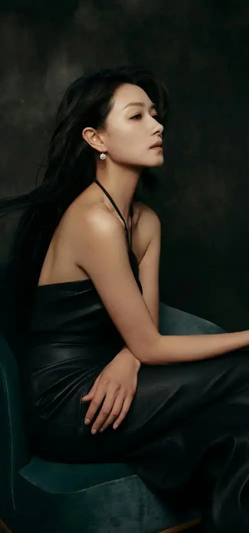 不显眼,但越看越有味道,低调展现自我的“万老板”