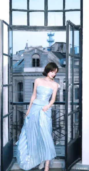 85花们彻底坐不住了！赵丽颖的飞天奖含金量多高？迪奥狠狠被浪琴打脸