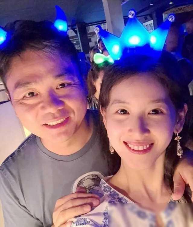 章泽天现实长啥样?路人的镜头才是“照妖镜”,突然理解刘强东了