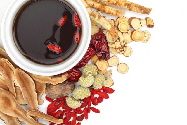 手抖、抽筋、手脚麻皆是血虚，用上它，脾胃好了，气血就能补回来