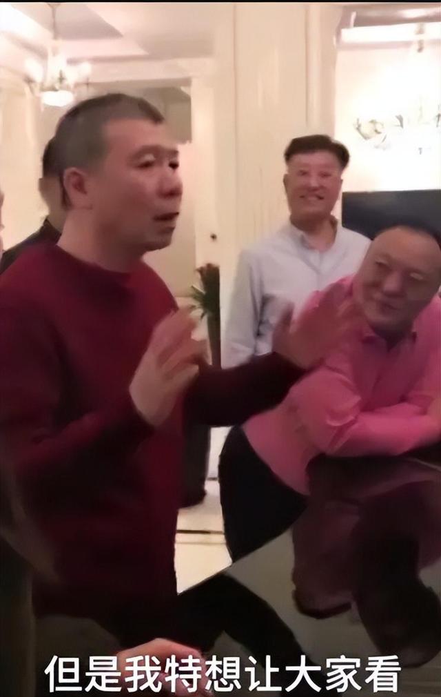 移民美国、逼美女跳舞、病危徐帆放弃治疗?66岁的冯小刚“翻车”