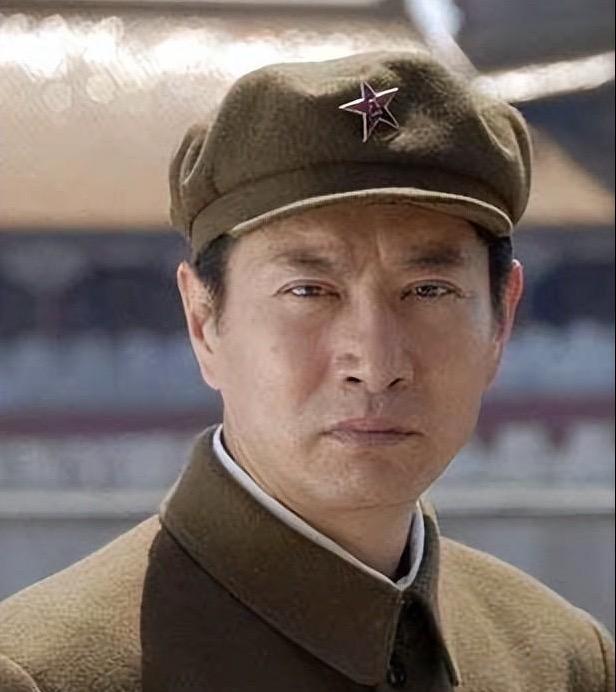 “坏人专业户”姚刚:一生无妻无子,如今53岁在千万豪宅一个人住