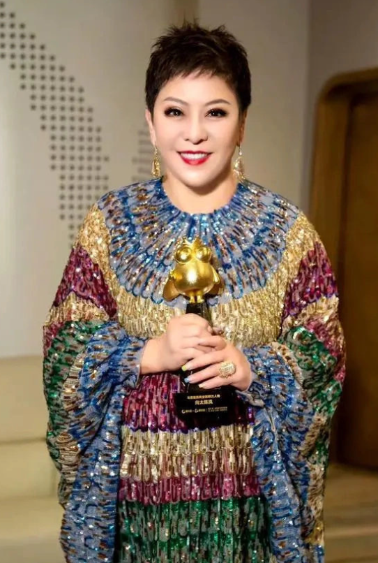 向太陈岚一夜带货21亿！卖出900多个爱马仕，曝光了有钱人的真相