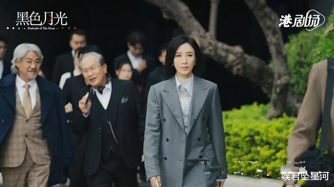 最新剧热度榜,《人民警察》第6,《黑色月光》第4,前3都是古装