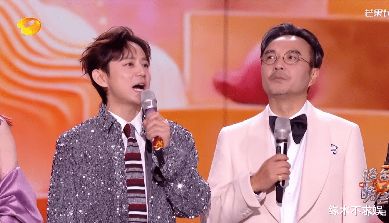 2025跨年晚会：湖南卫视假唱如故，江苏卫视真唱难听，央视真大气