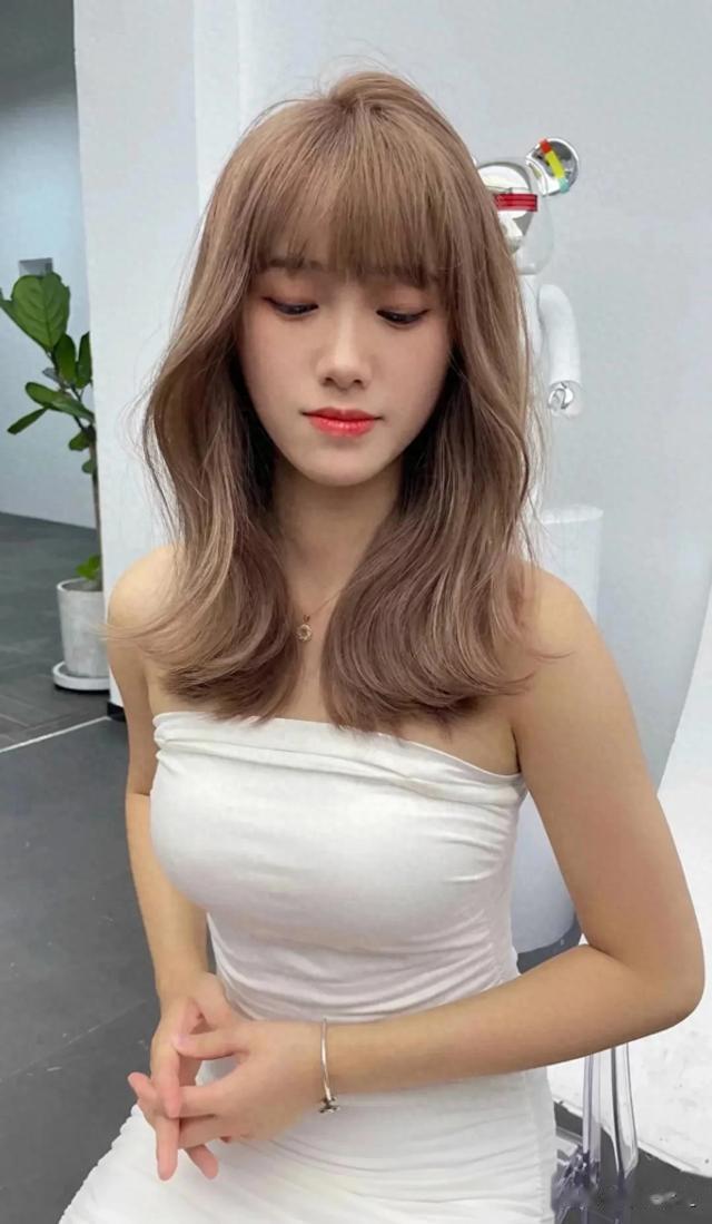 发型美与人体条件相协调