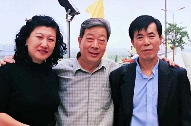 何庆魁痛斥两大明星是白眼狼,自曝亲手把他们捧红,结果忘恩负义