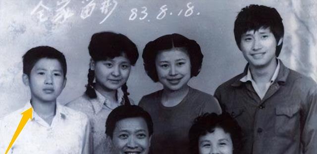 国家一级演员张国强:因穷被前妻抛弃,后娶郭京飞旧爱,今很幸福