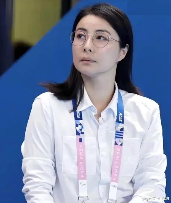 郭晶晶67岁的母亲令人敬佩，近些年衰老明显，她对女儿的帮助很大