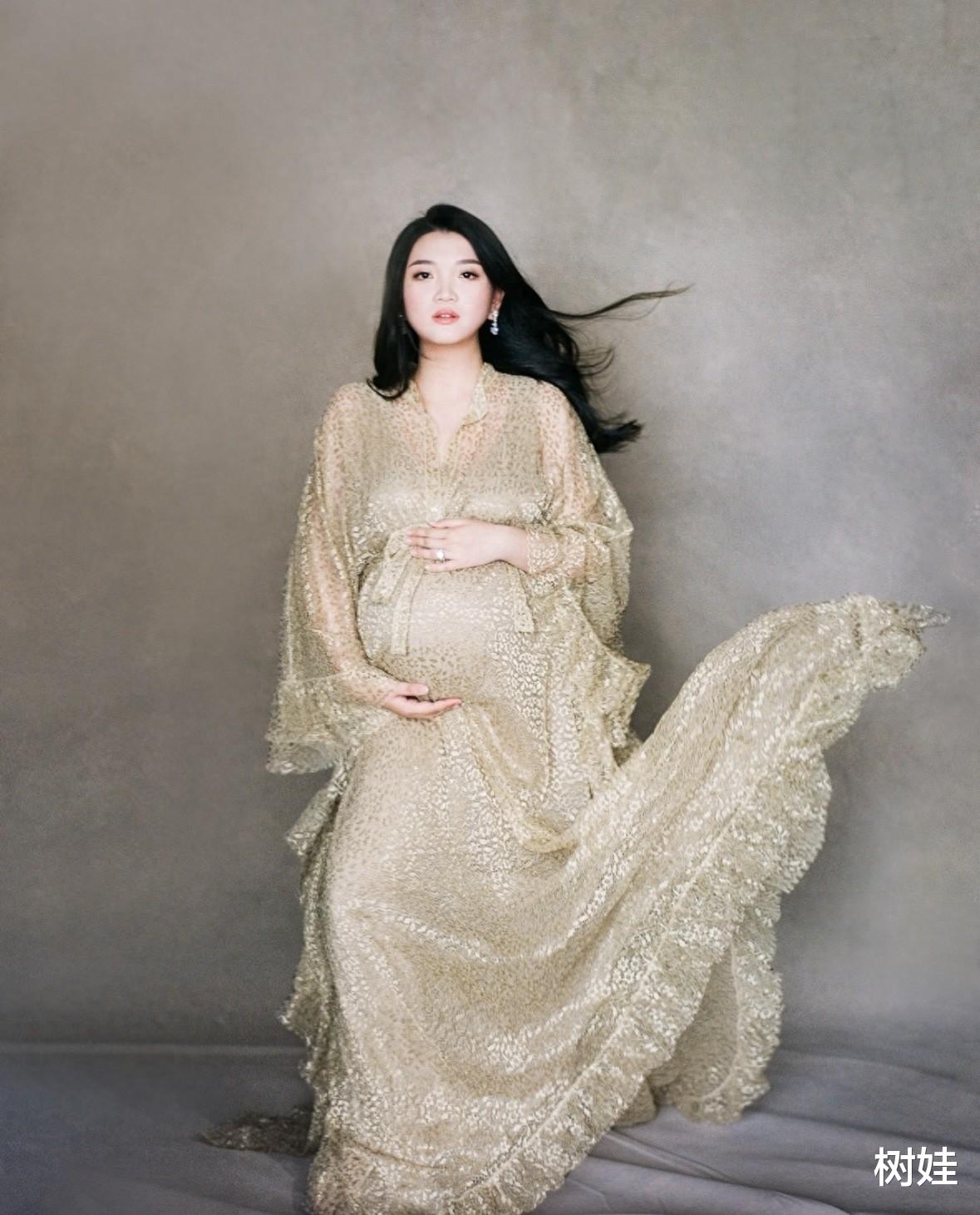 30岁百亿名媛李嘉颖生下第三胎，孩子出生照曝光，三个娃都是儿子