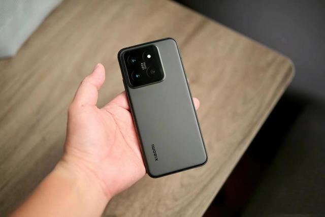 100%涨价小米15已官宣,小米14白菜价场面即将来袭