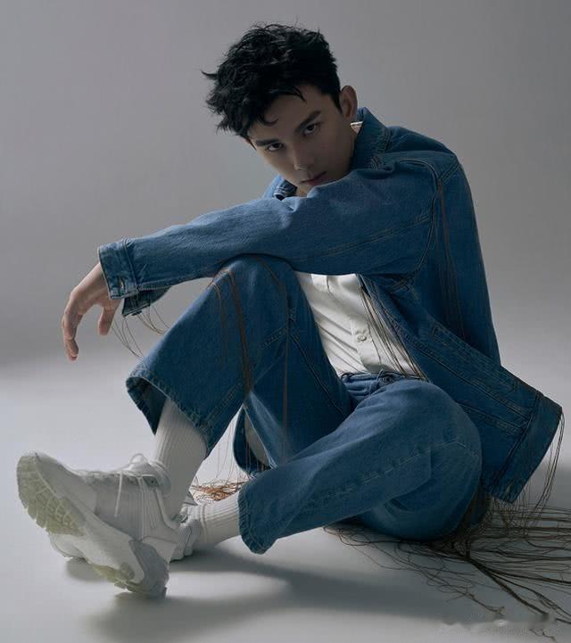 肖战vs王一博,华晨宇vs张杰:男星撞衫不可怕,谁矮谁尴尬!