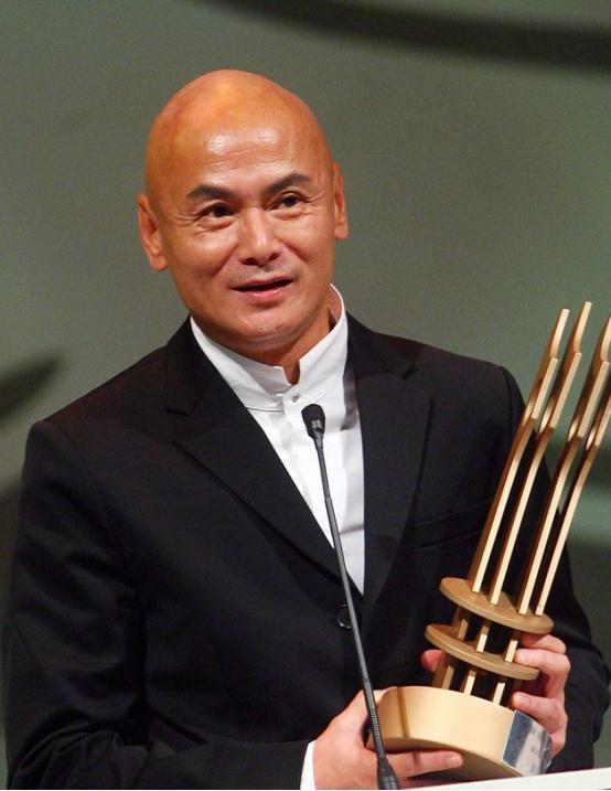 香港演员刘家辉:瘫痪在床多年,频传“去世”,现状令人泪目