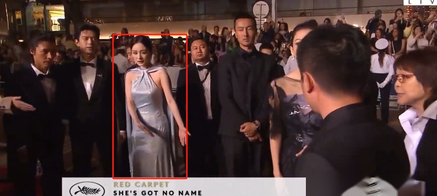 看到主动给章子怡让镜头的杨幂，才明白伊能静说的没错