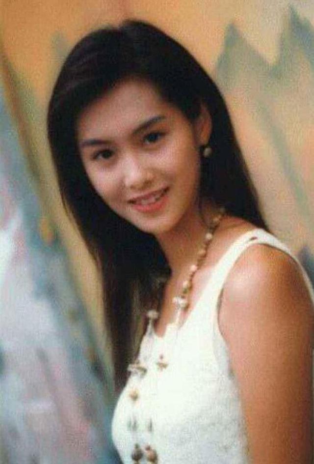 个子矮却长相绝美的4位女星,合照从没输过,赢在了骨相和气质上