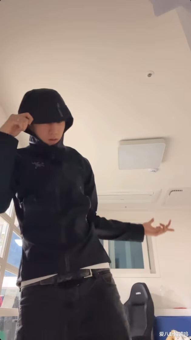 22岁韩国男星为流量直播跳楼,假摔变真坠楼,1400人见证死亡过程