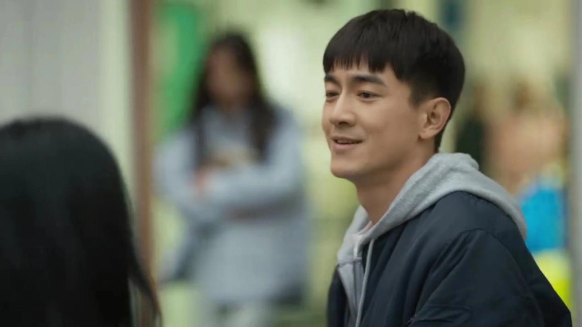 满脸褶就别硬演校草了!一脸“社会气”的大学生,出场差评一大片