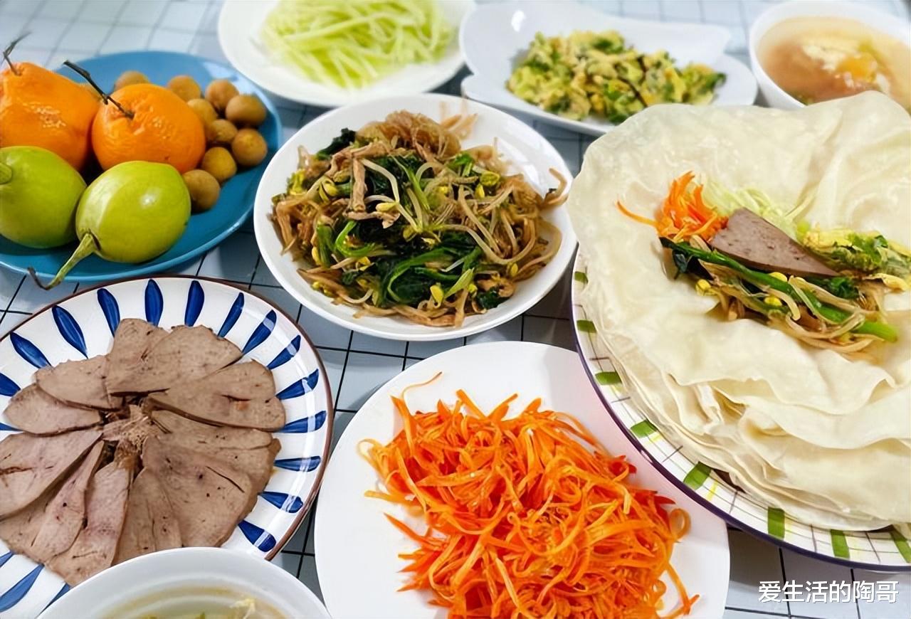 明天二月二龙抬头,别忘了吃2菜,食2肉,喝2汤