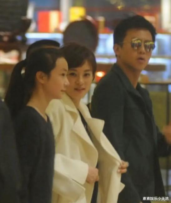 孙俪妹妹北电毕业照，和夏梦 焉栩嘉一同进入娱乐圈发展