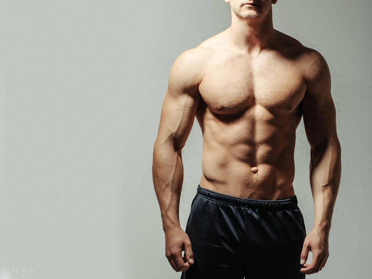 练腹肌就做仰卧起坐?它这不是唯一选择!这些动作效果更佳