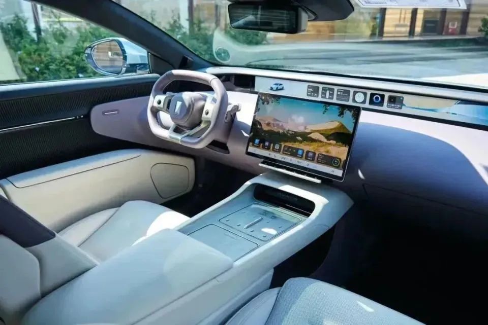 ?这款“华为”轿跑要火！拥有50万的档次，仅售25万多，续航1155km