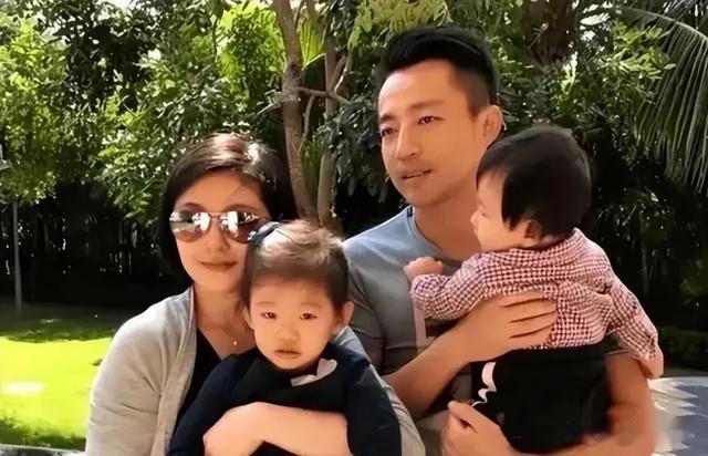 张兰直播哭诉汪小菲孩子近况,弟弟性格成忧,网友:大S太过分!