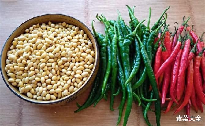 2斤辣椒,一斤黄豆,教你一个最独特做法,开胃下饭,放一年不坏